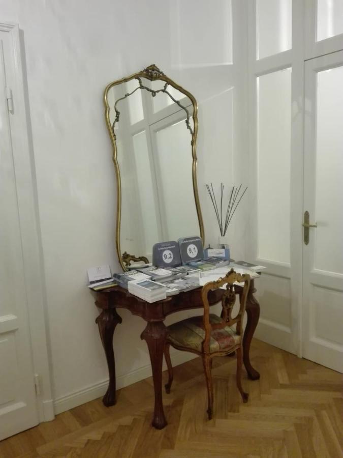 La Belle Coquette Bed & Breakfast Комо Екстериор снимка