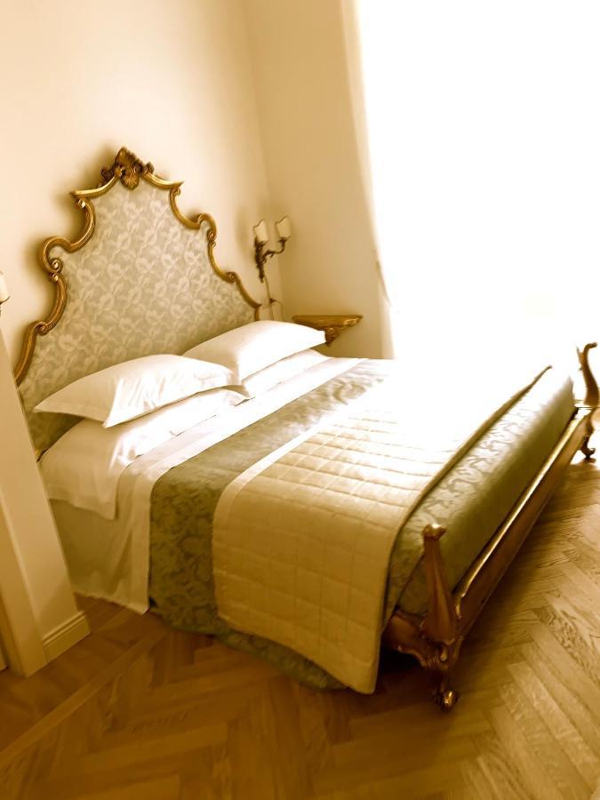 La Belle Coquette Bed & Breakfast Комо Екстериор снимка